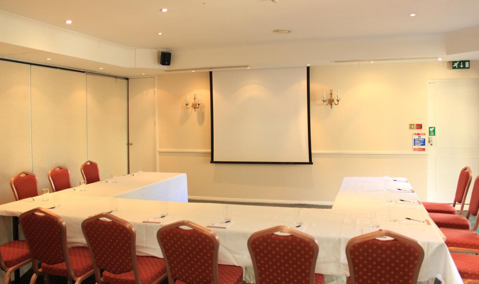 The Devil'S Punchbowl Hotel Hindhead Екстериор снимка