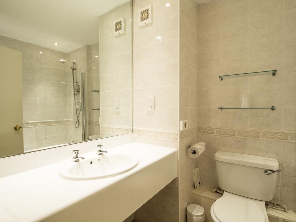 The Devil'S Punchbowl Hotel Hindhead Екстериор снимка