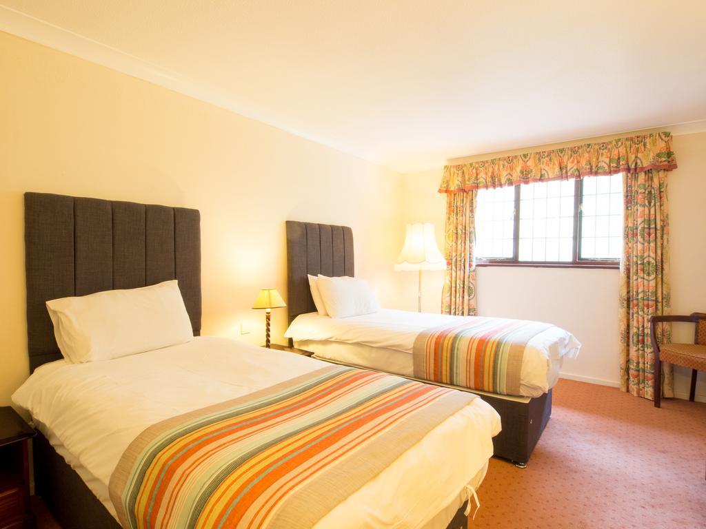 The Devil'S Punchbowl Hotel Hindhead Екстериор снимка